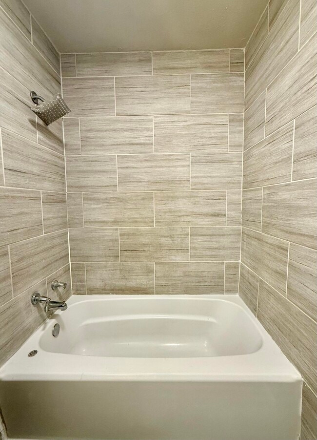 Building Photo - 505 E 37th St