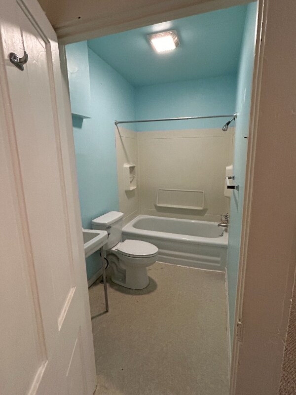 Building Photo - 125 E Main St