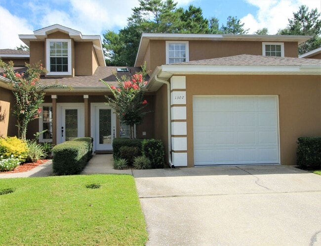 Primary Photo - Townhome in Bluewater Bay