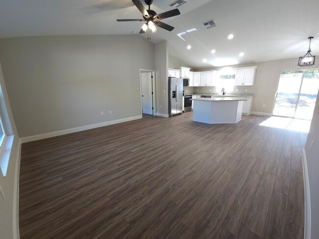 Building Photo - 774 W Deacon Pl