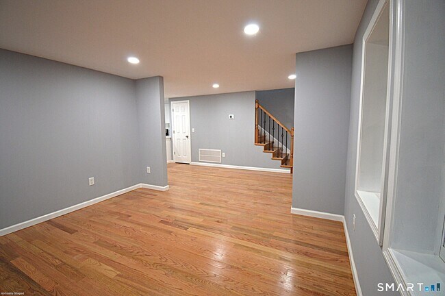 Building Photo - 17 Railroad Ave