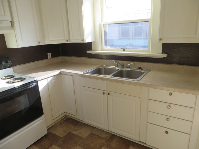 Building Photo - 1114 Rockhill St