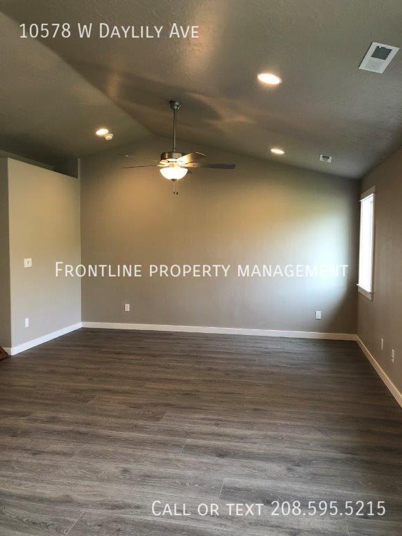 Building Photo - 10578 W Daylily Ave