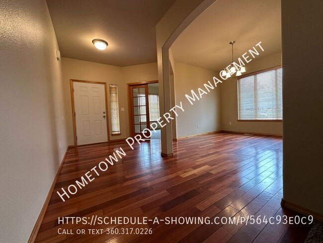 Building Photo - Gorgeous 3 Bedroom Rambler in Horizon Poin...