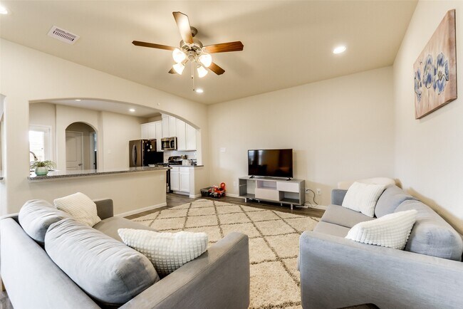 Building Photo - 8407 Hawthorn Vly Ln