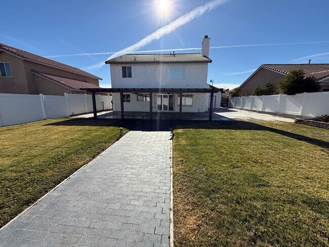 Building Photo - Eagle Ranch Community-2 Story 4 bedrooms Spanish Style Home