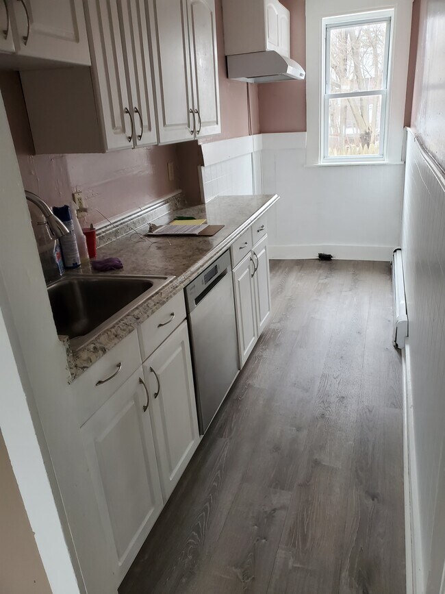 Building Photo - 9 Howe Ct