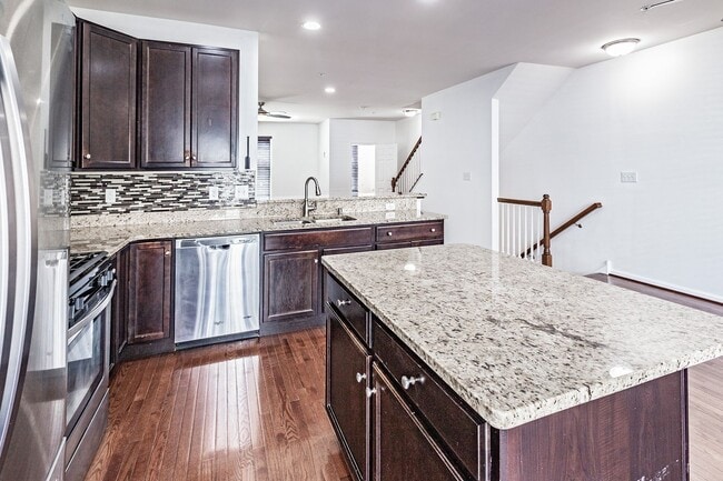 Building Photo - Claymont - 3 bedroom townhome in Darley Green