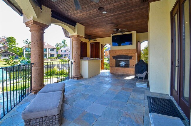 Building Photo - 12316 Oak Bend Cir