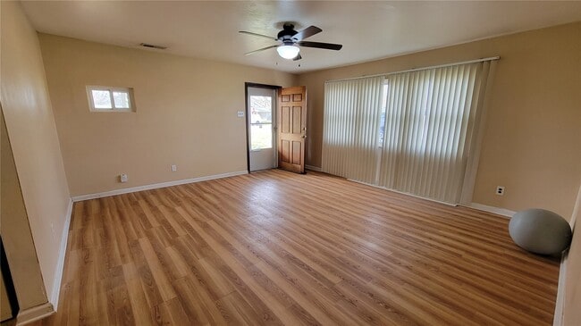 Building Photo - 4204 Beauty Ln