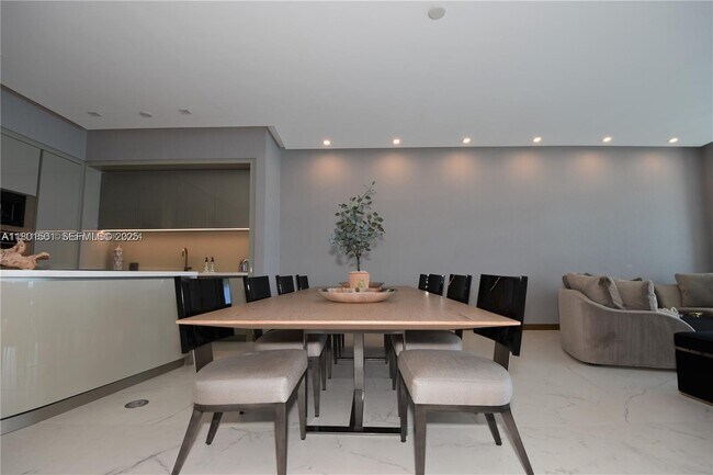 Building Photo - 18975 Collins Ave