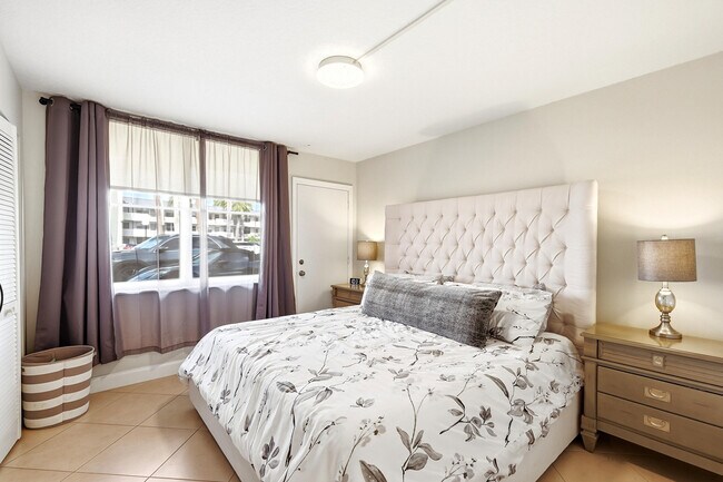 Building Photo - 777 S Federal Hwy