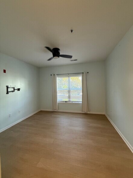 Building Photo - 1755 Central Park Rd