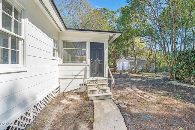 Building Photo - 4340 Hercules Ave