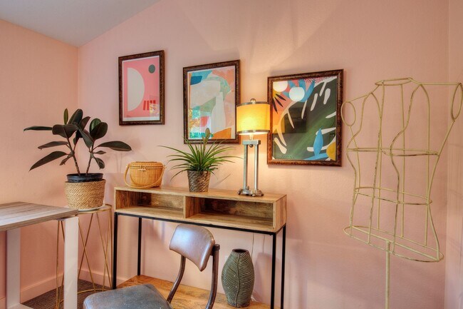 Building Photo - 4bd/2ba Edmonds Home