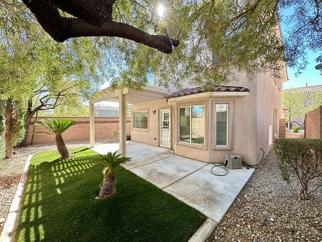 Building Photo - Centennial Heights