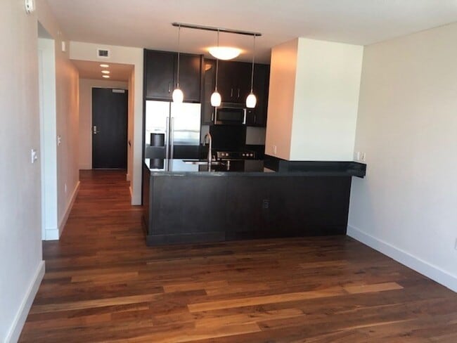 Building Photo - Waihonua - Luxury 1 Bedroom, 1-Bath, 1-par...