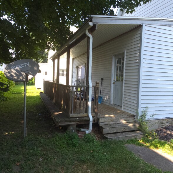 Building Photo - 19-21-21 Mcdougall Ave