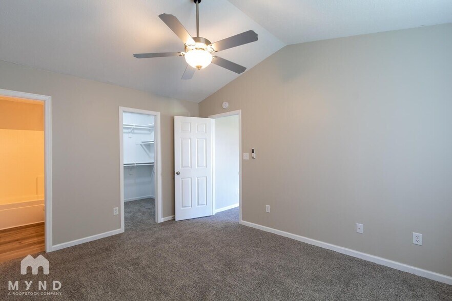 Building Photo - 2205 Autumn Creek Dr