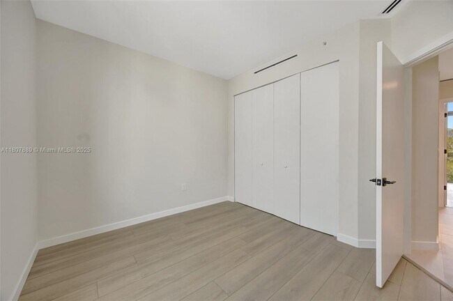 Building Photo - 2692 SW 25th Ave