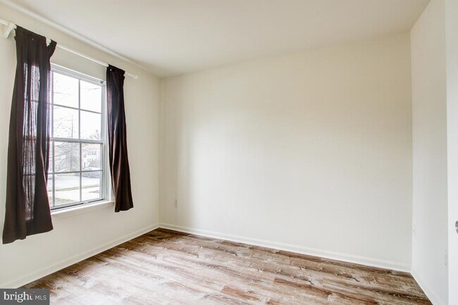 Building Photo - 20212 Shipley Terrace