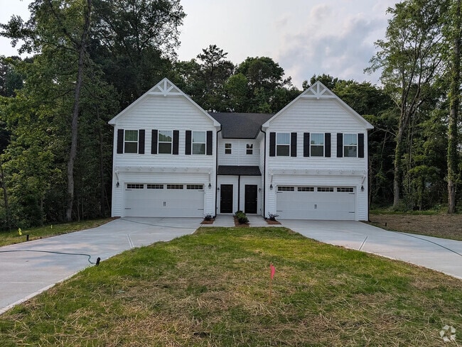 Building Photo - 7119 Reeves St