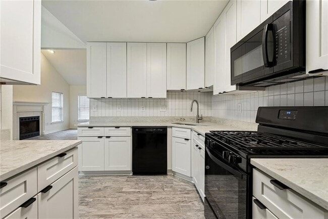 Building Photo - 405 Bon Temps Roule