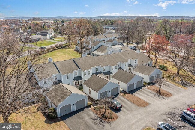 Building Photo - 407 Cambridge Ct