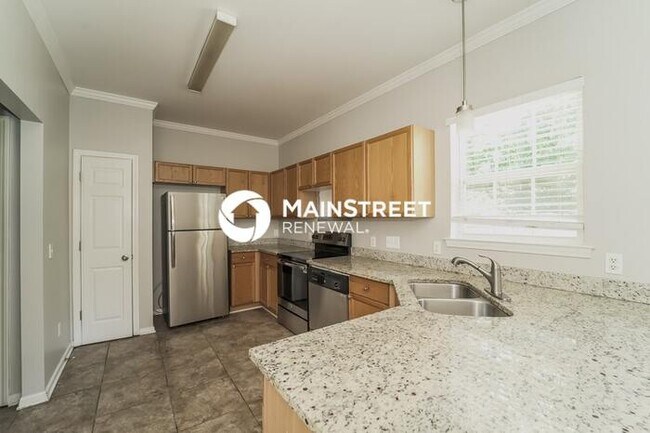 Building Photo - 3 Bedroom Pet-Friendly Home in Charlotte, NC with Main Street Renewal