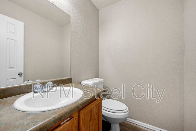 Building Photo - 2238 Meadowlark Ln