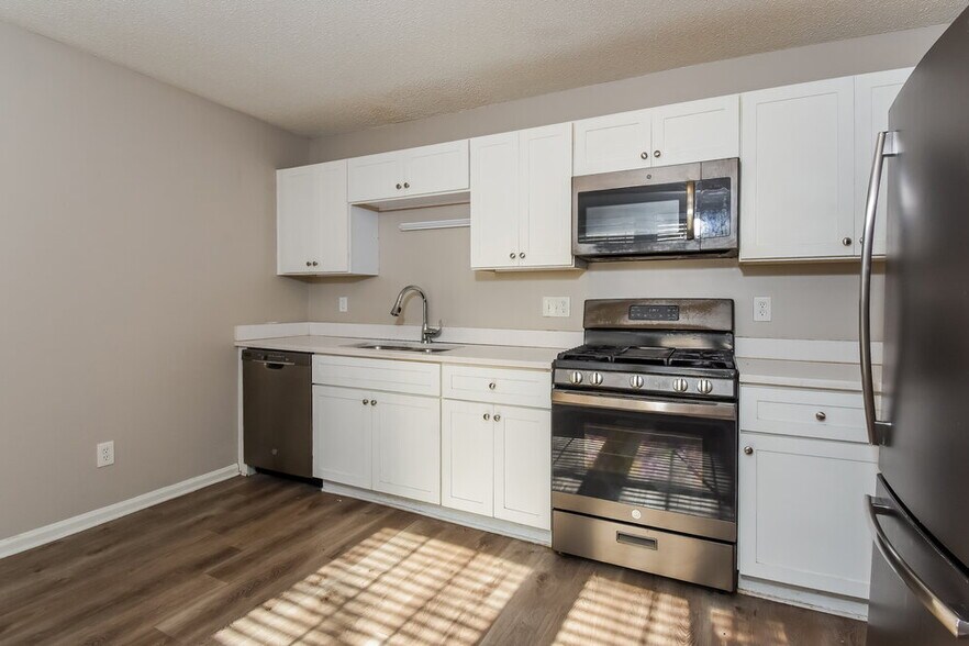 Building Photo - 6953 Cave Springs Rd