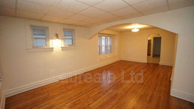 Building Photo - 3717 S Cherokee St