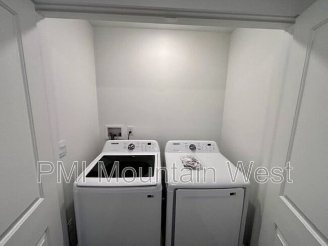 Building Photo - 3898 Bowie Dr