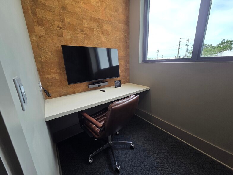 Building Photo - 6710 SW 29th St