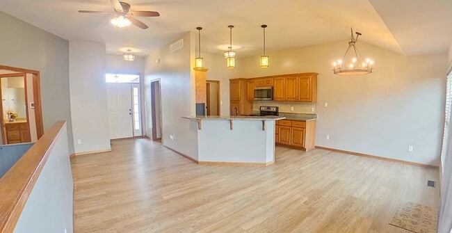 Building Photo - Fenced In Yard + Patio + Pet Friendly + Stainless Steel Appliances + Granite Countertops! Availab...