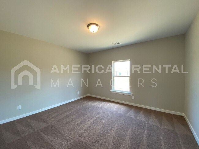 Building Photo - 68 WATER OAK DR