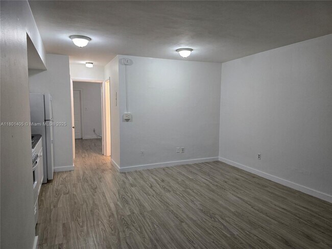 Building Photo - 1140 71st St