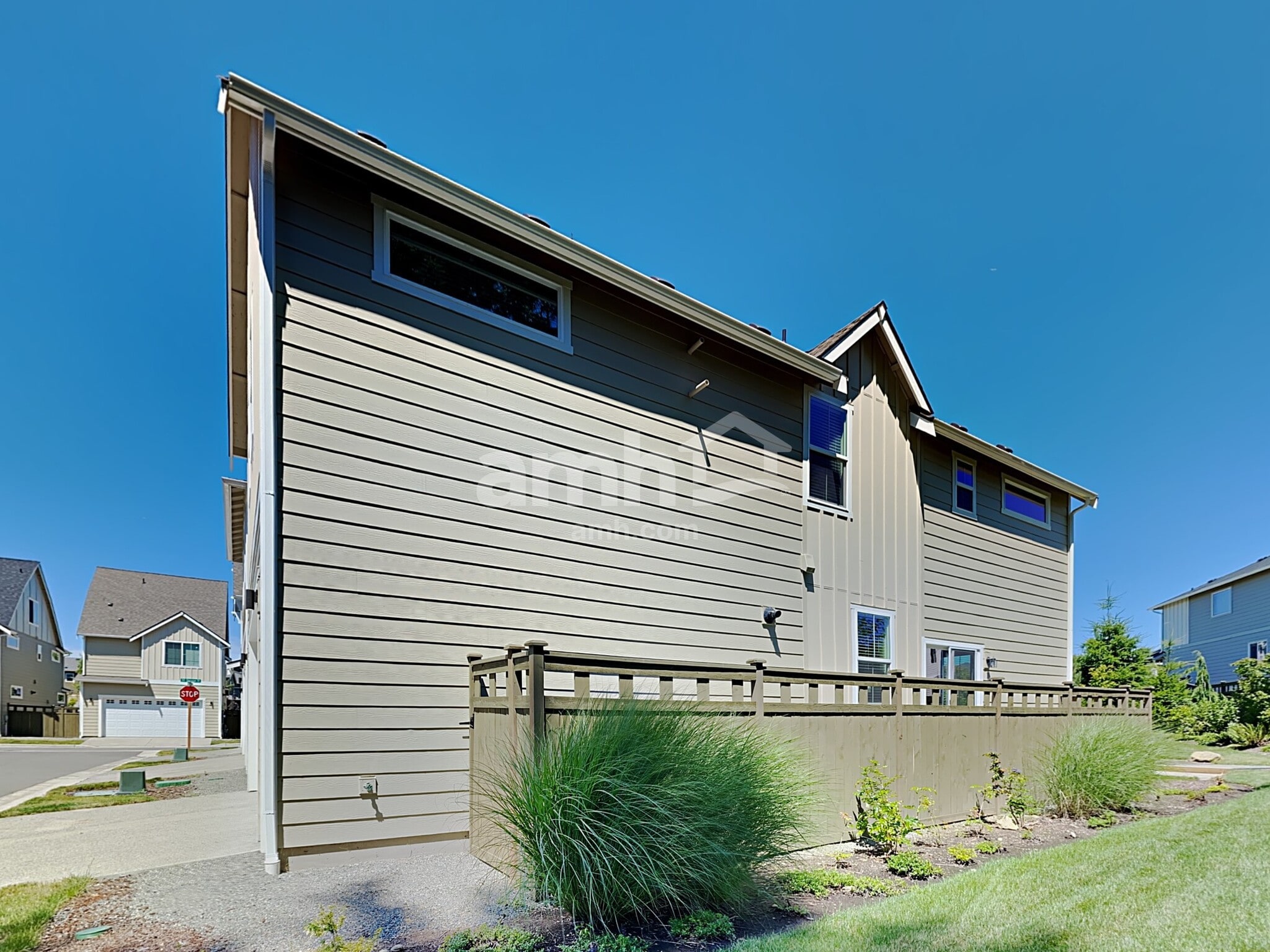 Building Photo - 32974 Lookout Ln