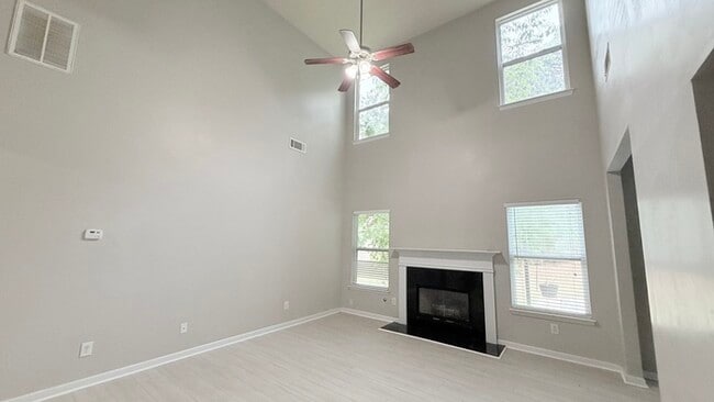 Building Photo - 765 Rockbass Rd