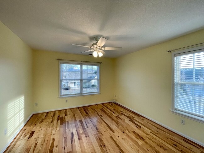 Building Photo - Beautiful Four Bedroom in East Asheville