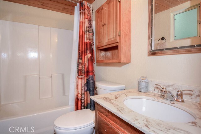 Building Photo - 828 Fern Dr