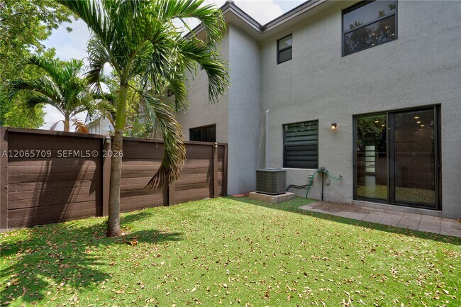 Building Photo - 15826 NW 91st Ave