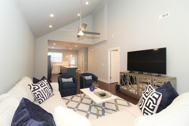Building Photo - 2047 S Florida Way