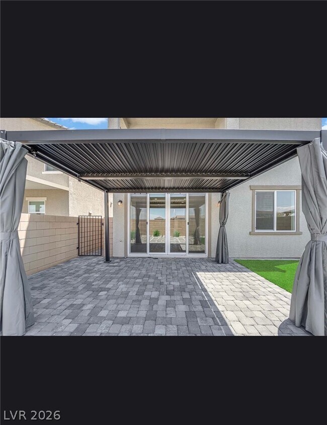 Building Photo - 4066 Painted Lady Ave