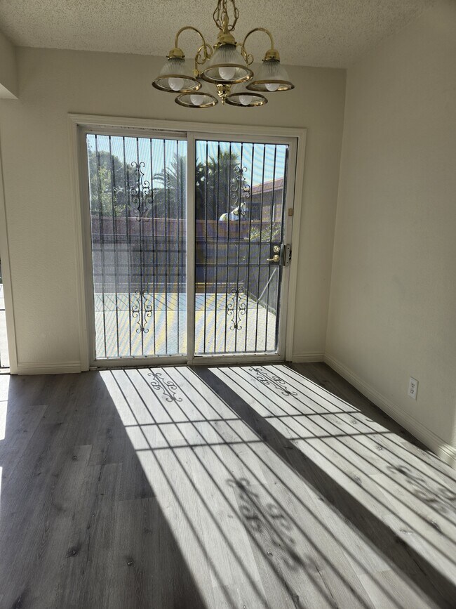 Building Photo - 300 Brookside Ln