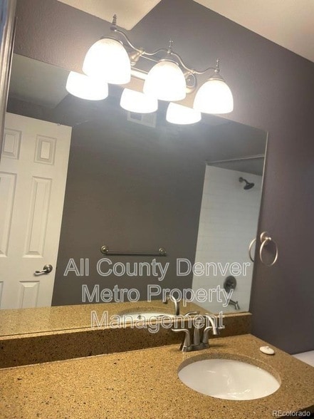 Building Photo - 5014 Everett St