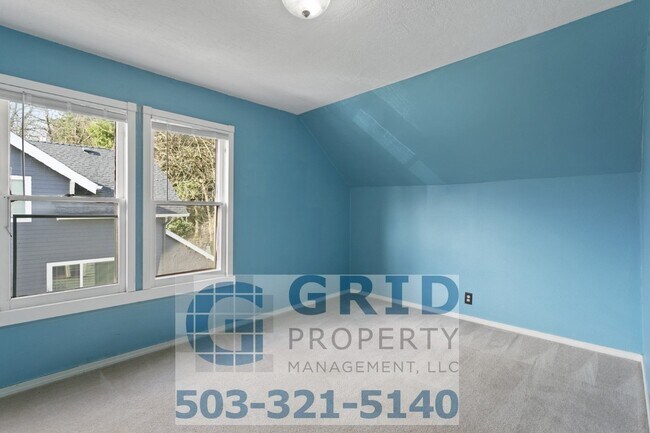 Building Photo - Spacious 3 Bedroom, 2 Bath Craftsman - Creston Park Neighborhood - A Must See!