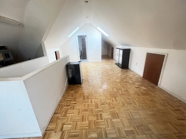 Building Photo - 103 St Andrew Rd