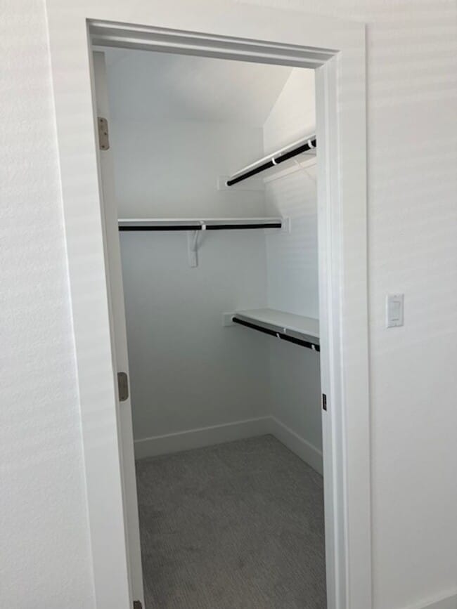 Building Photo - 3 Bdrm, 2 1/2 bath in Parmer Ranch Neighborhood