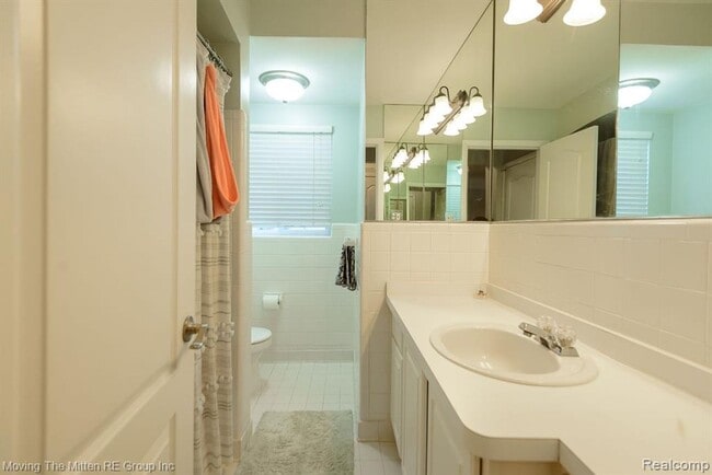 Building Photo - 487 N Eton St